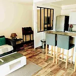 2-bedroom Near The Apartment