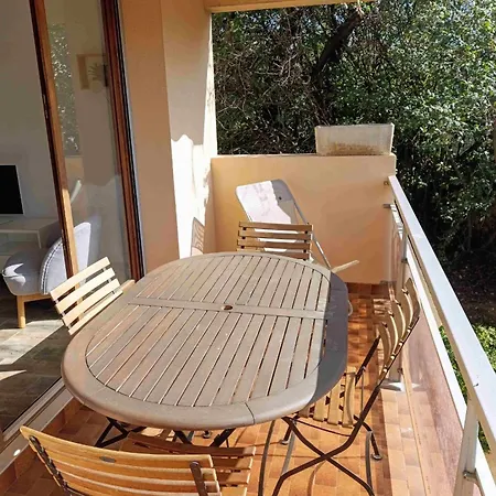 Apartment 2-bedroom Near The Bandol