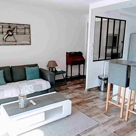2-bedroom Near The Apartment *
