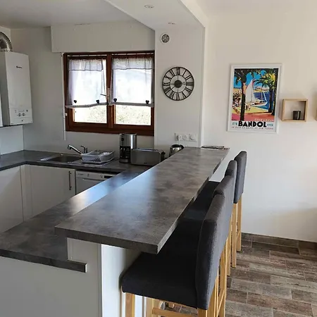 Apartmán 2-bedroom Near The Bandol