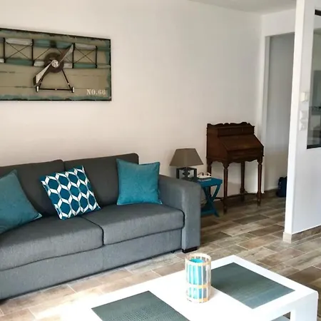2-bedroom Near The Apartment Bandol